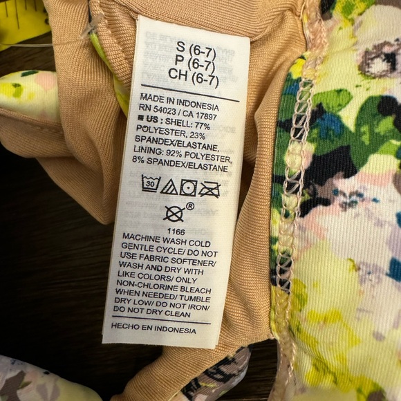 OLD NAVY Girls Athletic Active Power Chill Top size 6-7 - Picture 6 of 6